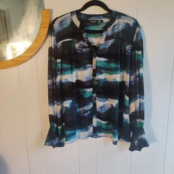 Simply Vera, Vera Wang Rayon Sheer Shirt. Abstract Ocean Blue Print. Button Up M - Picture 2 of 8